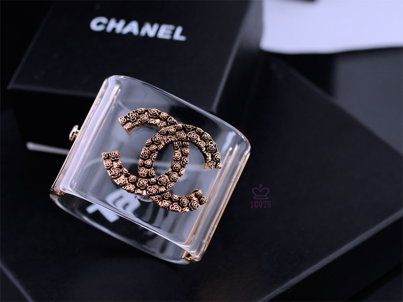 Bracciale Chanel Modello 697 - Clicca l'immagine per chiudere